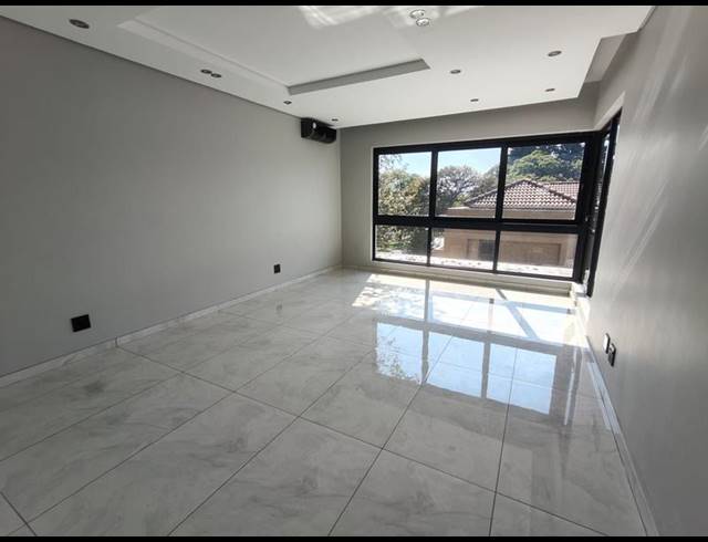 5 BEDROOM PROPERTY TO RENT IN HOUGHTON ESTATE